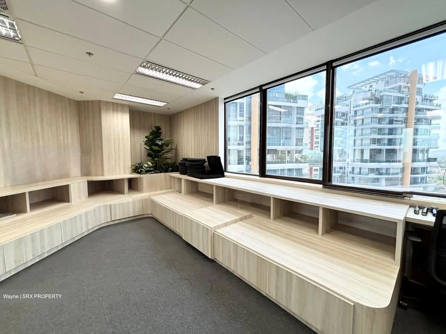 United Square (D11), Office #537648021
